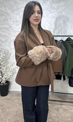 Manteau Court Cache-Cœur à Fourrure