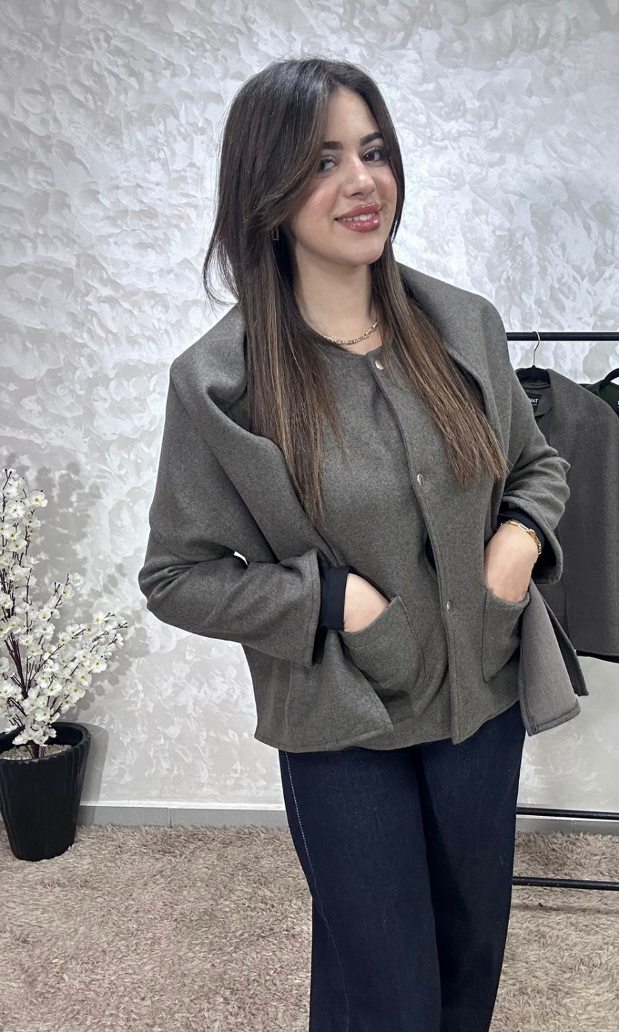 Veste Cape Courte Chic à Boutons