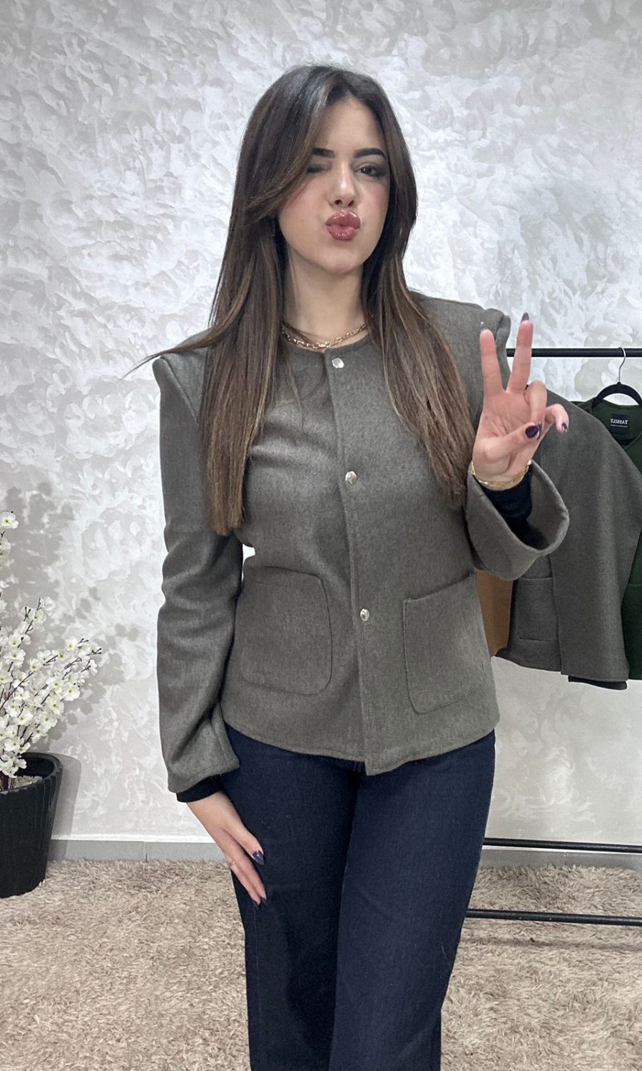 Veste Cape Courte Chic à Boutons