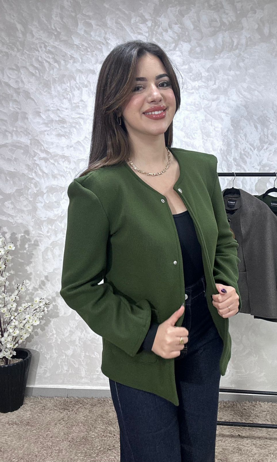 Veste Cape Courte Chic à Boutons