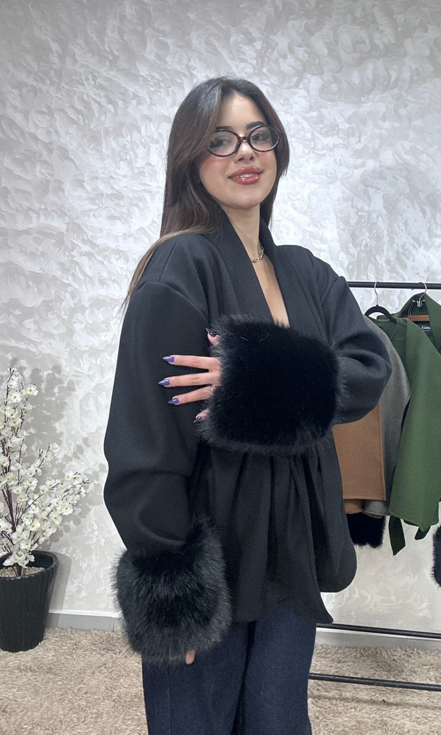 Manteau Court Cache-Cœur à Fourrure