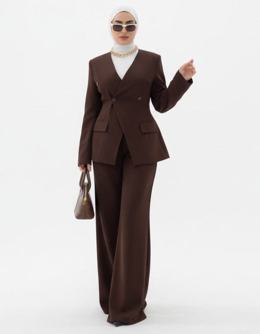 Tailleur femme chic – Veste cintrée & pantalon large