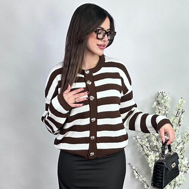 Cardigan Doux Rayé – Look Chic & Confortable